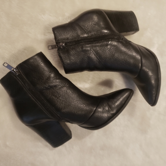 Steve Madden Marissa black bootie size 5.5 - Picture 6 of 12